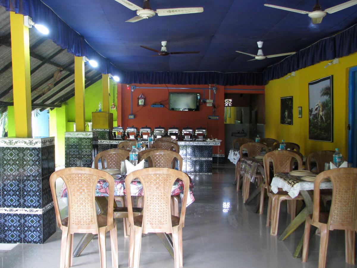 Estuarine Village Resort Satabhaya ภายนอก รูปภาพ