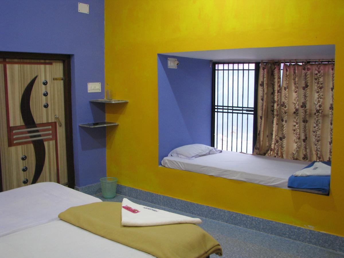 Estuarine Village Resort Satabhaya ภายนอก รูปภาพ